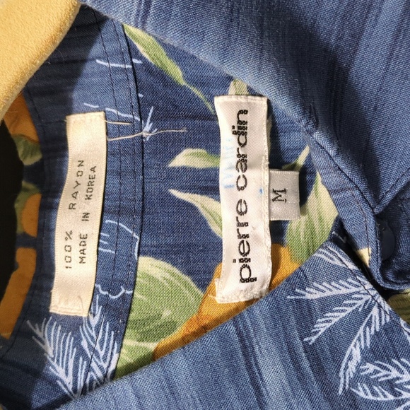 Pierre Cardin size medium 100% rayon Hawaiian shirt (INM001) - Picture 2 of 4
